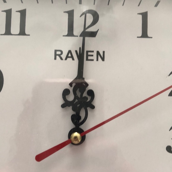 NIB Wall Clock that looks like a watch face - Picture 4 of 8